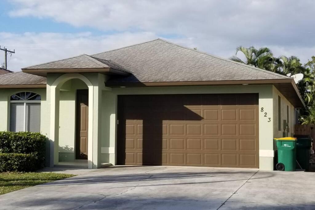 823 104Th Ave. N. Naples Βίλα Εξωτερικό φωτογραφία